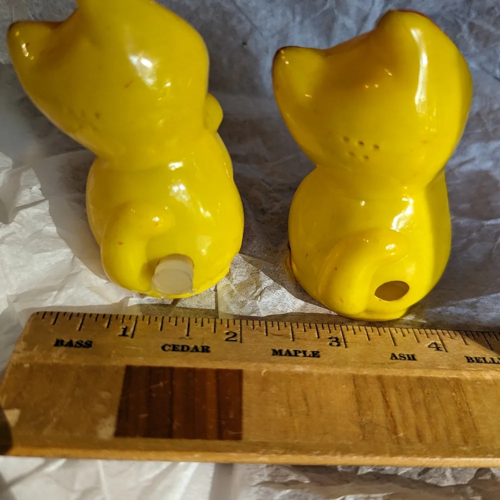 Vintage cat salt and pepper
